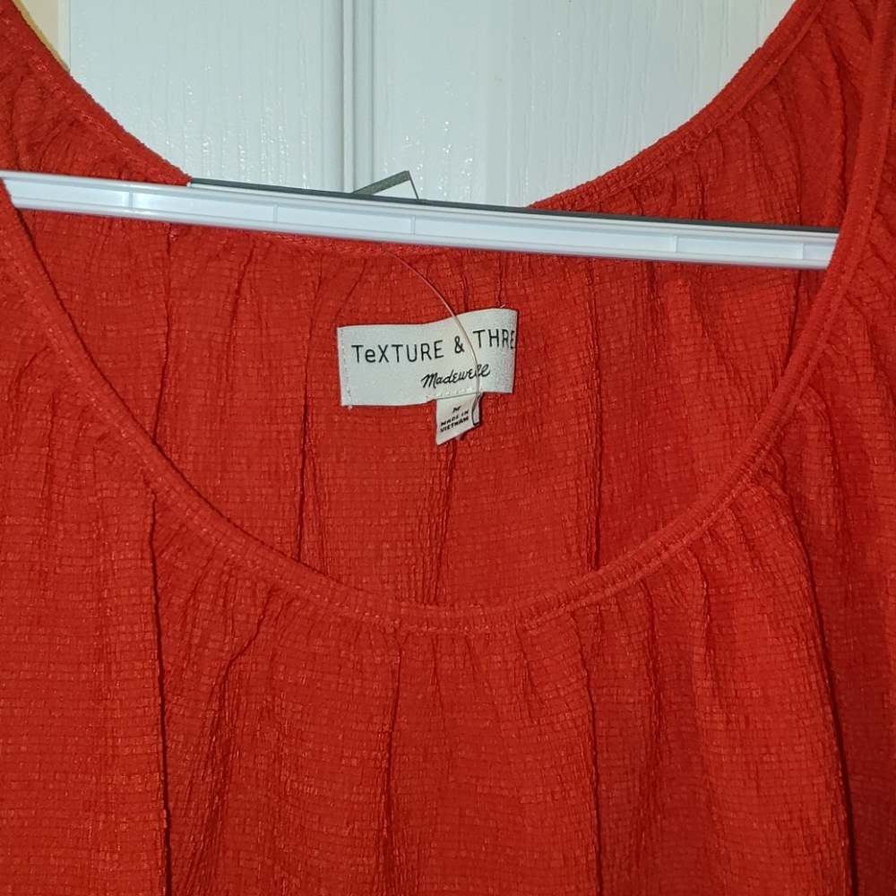 Cute Red Texture and Thread Madewell Top - Picture 4 of 10